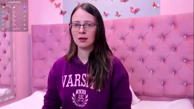 Image 4 of ambeerrwood_ Stream on Chaturbate on 26 days ago