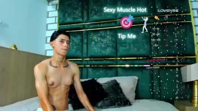 Image 4 of amber_adams_ Stream on Chaturbate on 14 months ago