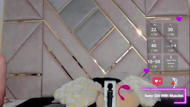 Image 2 of amber_adams_ Stream on Chaturbate on 1 month ago