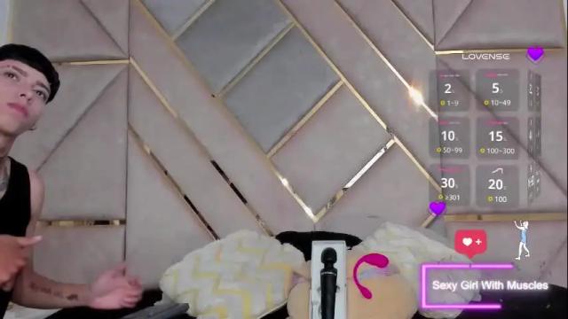 Image 7 of amber_adams_ Stream on Chaturbate on 1 month ago