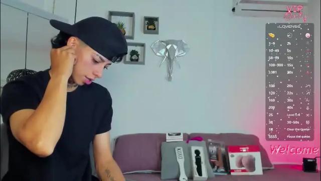 Image 3 of amber_adams_ Stream on Chaturbate on 20 days ago