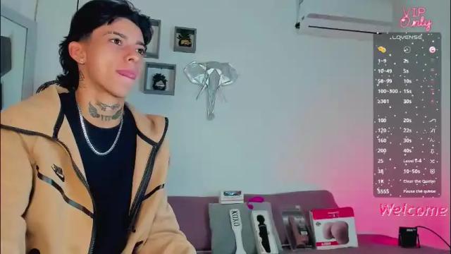 Image 2 of amber_adams_ Stream on Chaturbate on 17 days ago