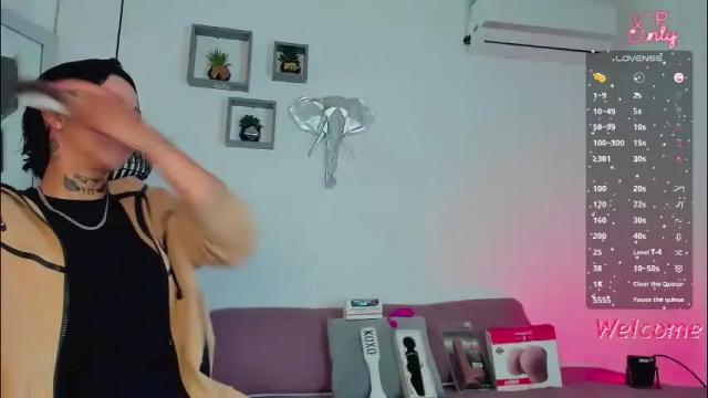 Image 3 of amber_adams_ Stream on Chaturbate on 17 days ago