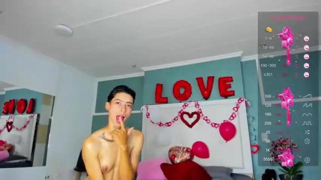 Image 12 of amber_adams__ Stream on Chaturbate on 15 months ago