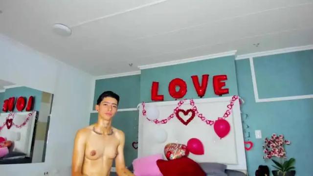 Image 6 of amber_adams__ Stream on Chaturbate on 15 months ago