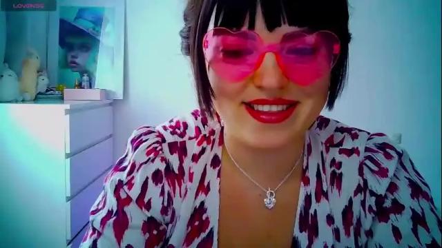 Image 3 of amber_art Stream on Chaturbate on 19 days ago