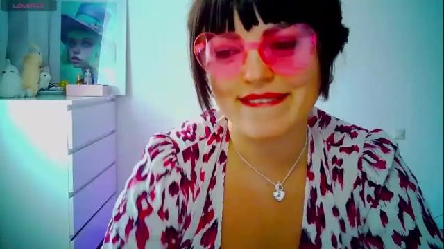 Image 4 of amber_art Stream on Chaturbate on 19 days ago