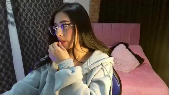 Image 2 of amber_astrom Stream on Chaturbate on 27 days ago