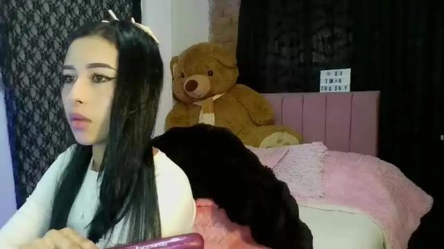 Image 4 of amber_astrom Stream on Chaturbate on 19 days ago