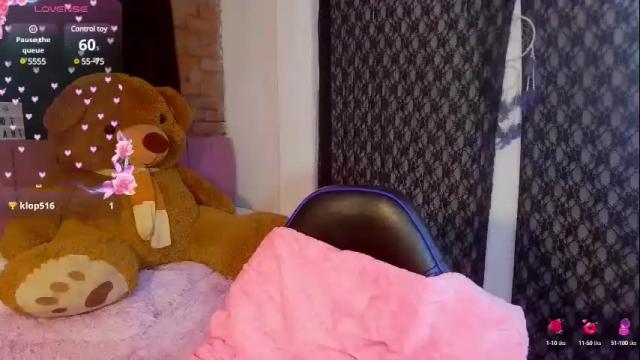 Image 10 of amber_astrom Stream on Chaturbate on 16 days ago
