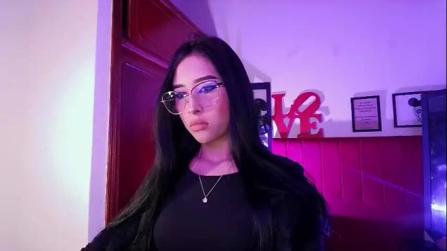 Image 3 of amber_astrom Stream on Chaturbate on 13 days ago