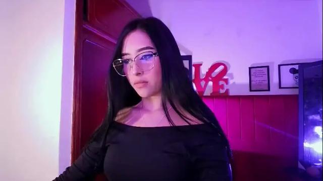 Image 6 of amber_astrom Stream on Chaturbate on 13 days ago