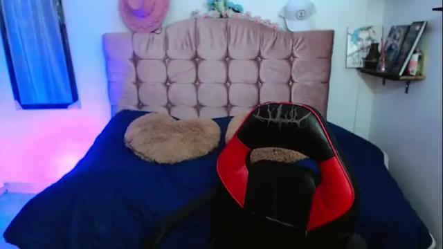 Image 3 of amber_astrom Stream on Chaturbate on 7 months ago