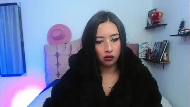 Image 3 of amber_astrom Stream on Chaturbate on 6 months ago