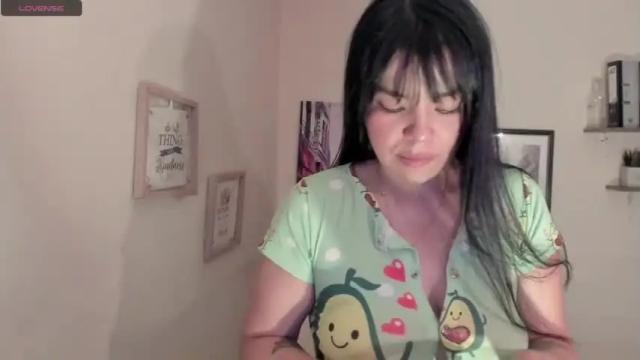 Image 12 of amber_bonny Stream on Chaturbate on 16 months ago