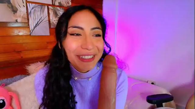 Image 3 of amber_curly Stream on Chaturbate on 5 months ago