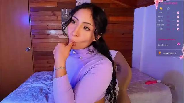 Image 2 of amber_curly Stream on Chaturbate on 1 month ago
