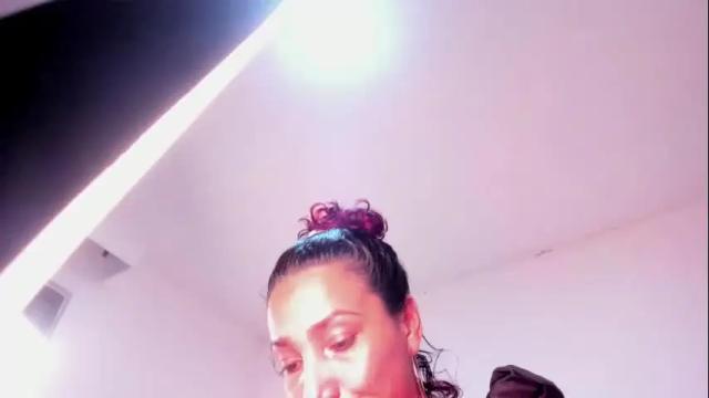 Image 3 of amber_demons Stream on Chaturbate on 1 month ago