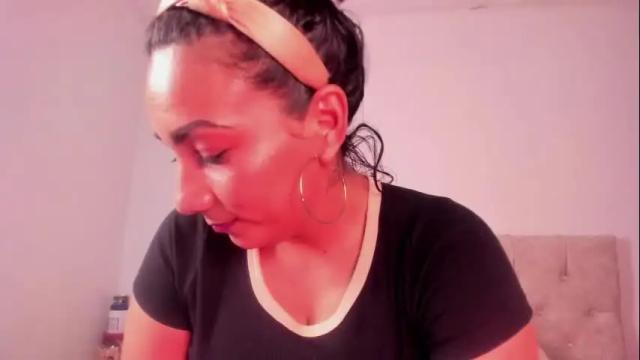 Image 12 of amber_demons Stream on Chaturbate on 1 month ago