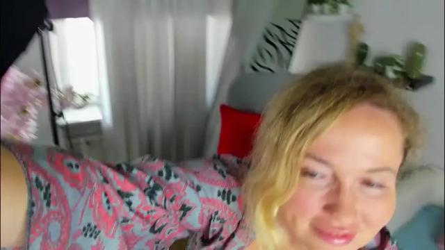 Image 8 of amber_foks Stream on Chaturbate on 2 months ago