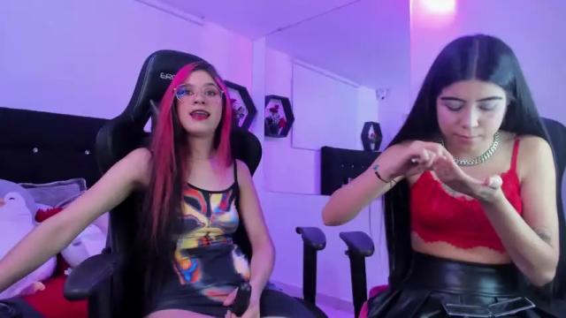 Image 7 of amber_hiill Stream on Chaturbate on 19 months ago