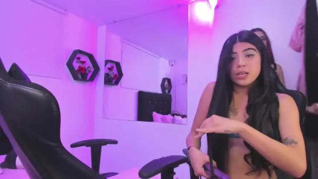 Image 4 of amber_hiill Stream on Chaturbate on 19 months ago