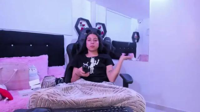 Image 6 of amber_hiill Stream on Chaturbate on 19 months ago