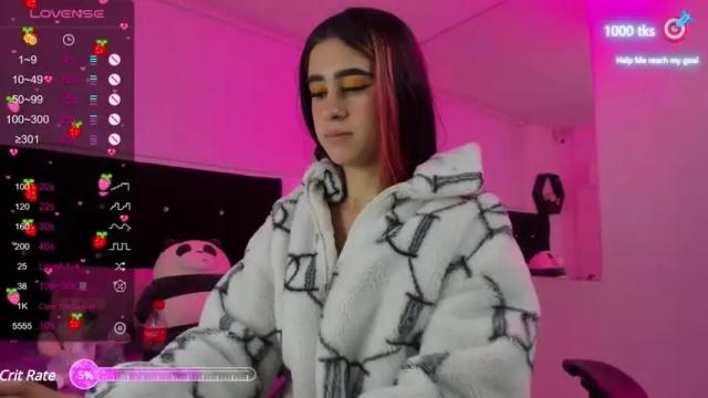 Image 3 of amber_hiill Stream on Chaturbate on 18 months ago
