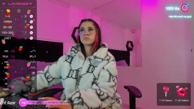 Image 12 of amber_hiill Stream on Chaturbate on 18 months ago