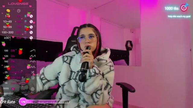 Image 8 of amber_hiill Stream on Chaturbate on 18 months ago