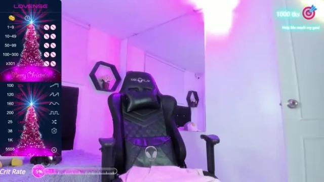 Image 8 of amber_hiill Stream on Chaturbate on 17 months ago
