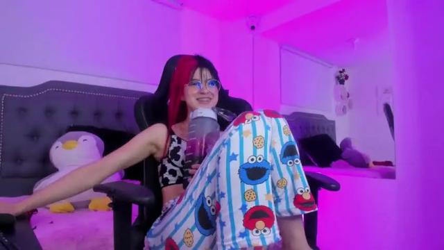 Image 11 of amber_hiill Stream on Chaturbate on 17 months ago