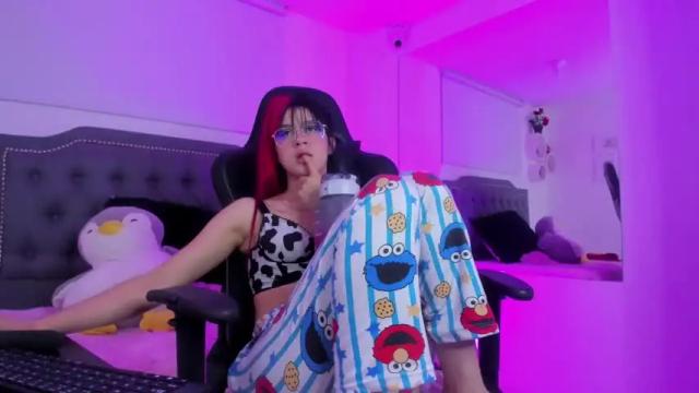 Image 12 of amber_hiill Stream on Chaturbate on 17 months ago