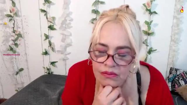 Image 8 of amber_kroft Stream on Chaturbate on 15 months ago