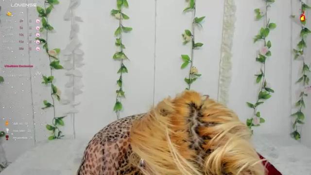 Image 11 of amber_kroft Stream on Chaturbate on 14 months ago