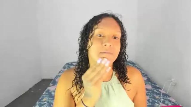 Image 2 of amber_lee20 Stream on Chaturbate on 1 month ago