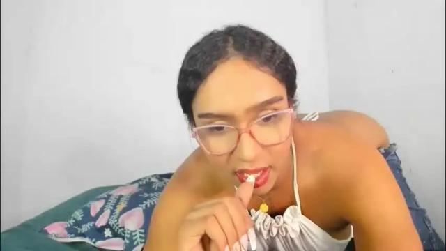 Image 4 of amber_lee20 Stream on Chaturbate on 1 month ago