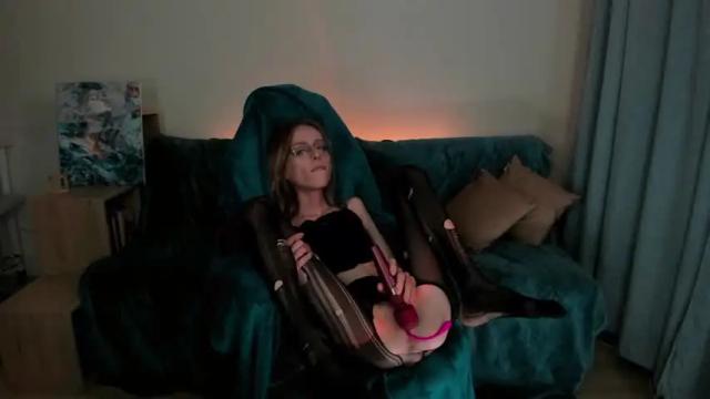 Image 2 of amber_quell_here Stream on Chaturbate on 18 months ago