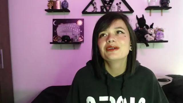 Image 2 of amber_rouss Stream on Chaturbate on 18 months ago