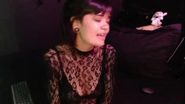 Image 10 of amber_rouss Stream on Chaturbate on 3 months ago