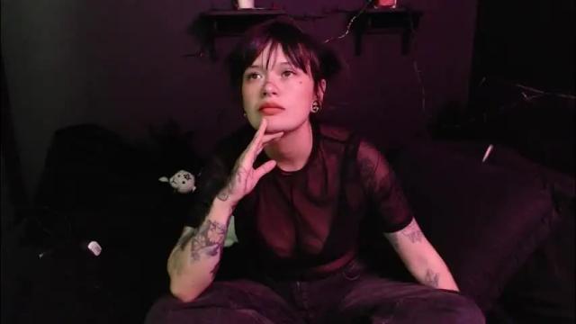 Image 4 of amber_rouss Stream on Chaturbate on 1 month ago