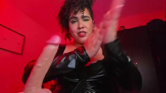 Image 3 of amber_smith20 Stream on Chaturbate on 8 days ago