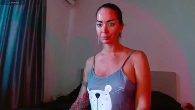 Image 2 of amber_tasty Stream on Chaturbate on 27 days ago