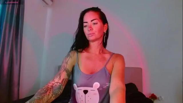 Image 11 of amber_tasty Stream on Chaturbate on 25 days ago