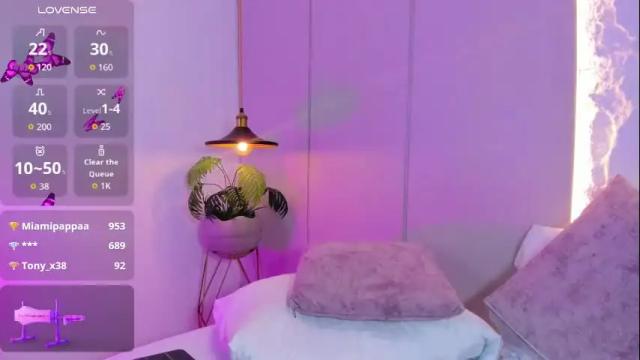 Image 4 of amber_white25 Stream on Chaturbate on 4 months ago