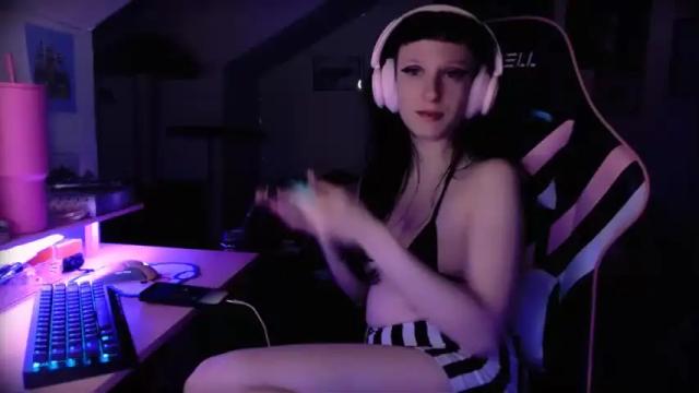 Image 2 of amberangel666 Stream on Chaturbate on 17 months ago