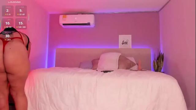 Image 2 of ambercollinns Stream on Chaturbate on 1 month ago