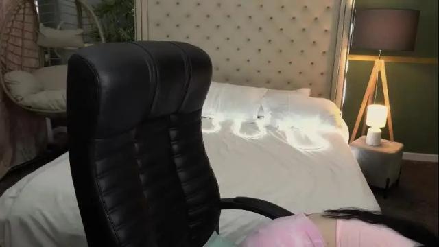 Image 6 of amberdismond Stream on Chaturbate on 1 month ago