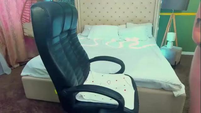 Image 6 of amberdismond Stream on Chaturbate on 1 month ago