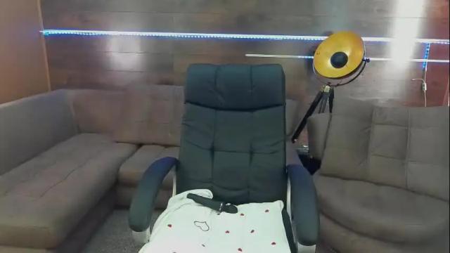 Image 12 of amberdismond Stream on Chaturbate on 2 days ago